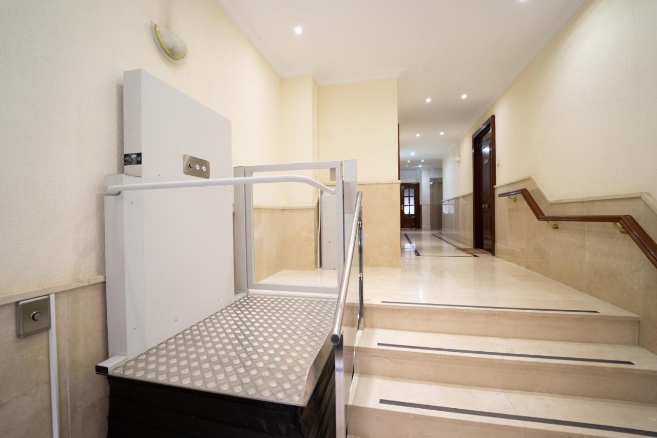 Apartamento Larra Nervión Sevilla Exterior foto