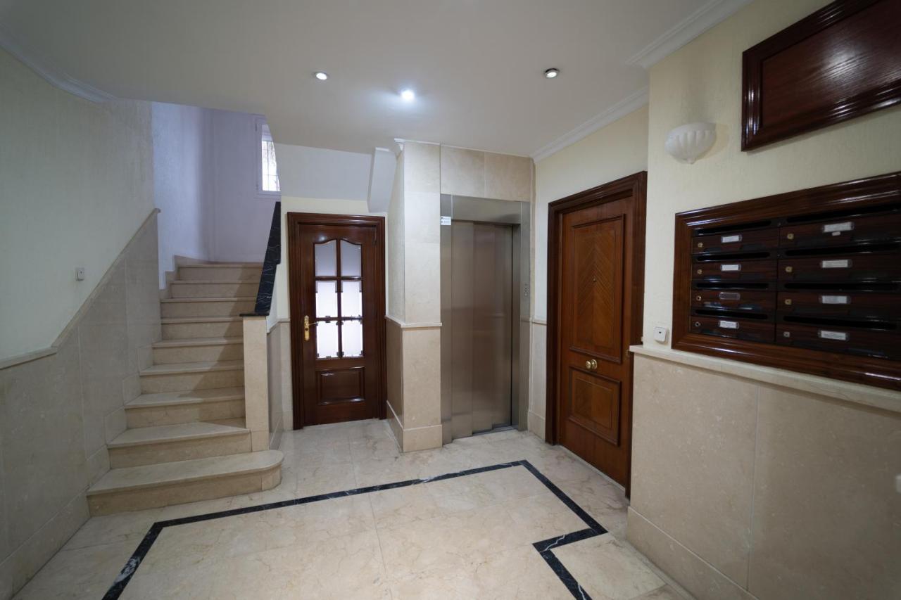 Apartamento Larra Nervión Sevilla Exterior foto